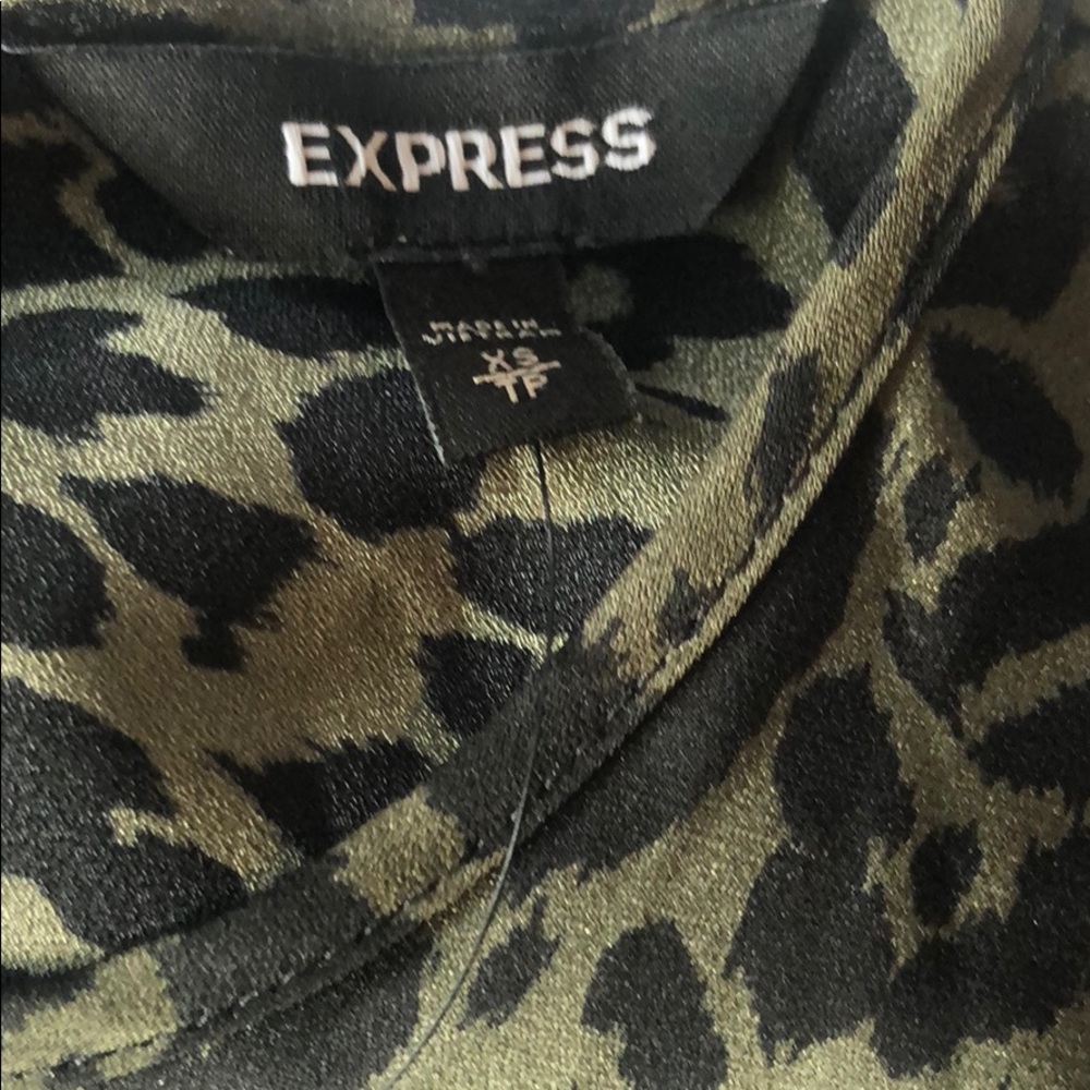 Express Top - Picture 3 of 3